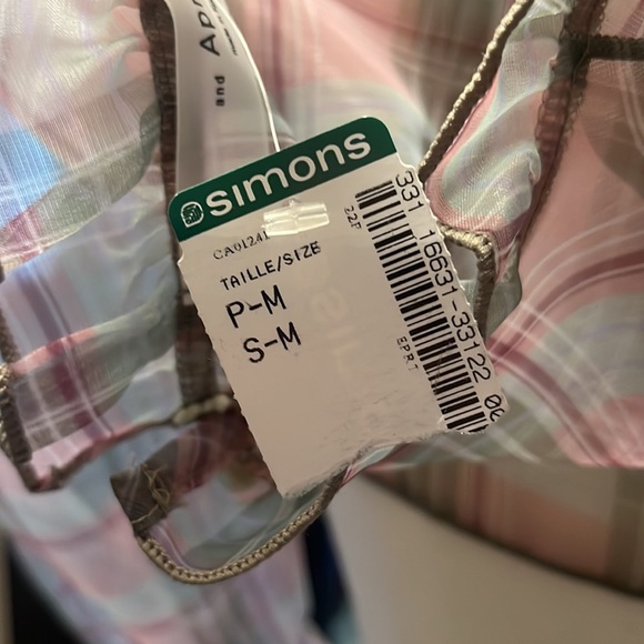 NWT Simon’s -and April sheer plaid blouse - Picture 6 of 6